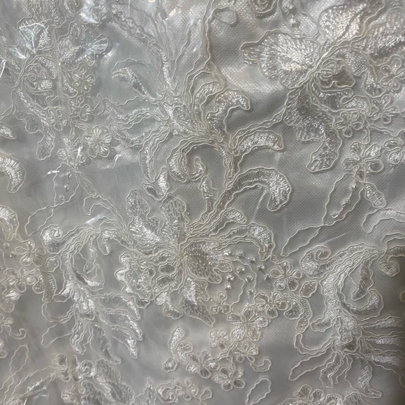 Nina Nischelle New with tags style 2820 in white ivory - Picture 3 of 9